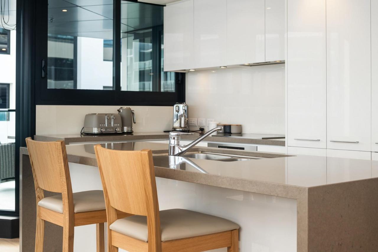 Апартаменты Superb Elevated Views Of Harbour With Heated Pool, Gym & Parking Маунт-Маунгани Экстерьер фото