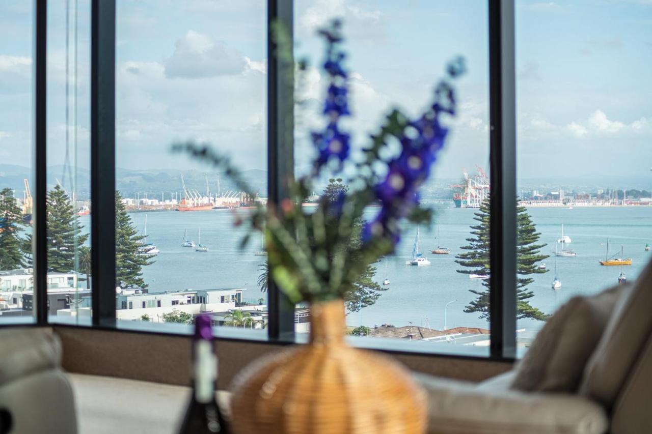 Апартаменты Superb Elevated Views Of Harbour With Heated Pool, Gym & Parking Маунт-Маунгани Экстерьер фото