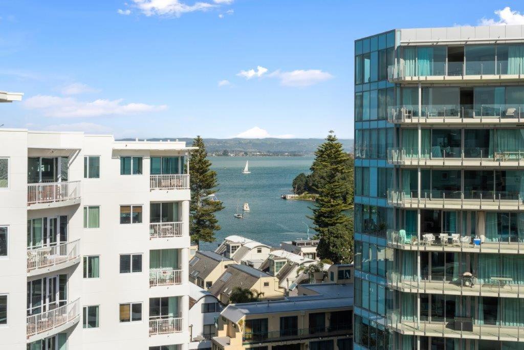 Апартаменты Superb Elevated Views Of Harbour With Heated Pool, Gym & Parking Маунт-Маунгани Экстерьер фото